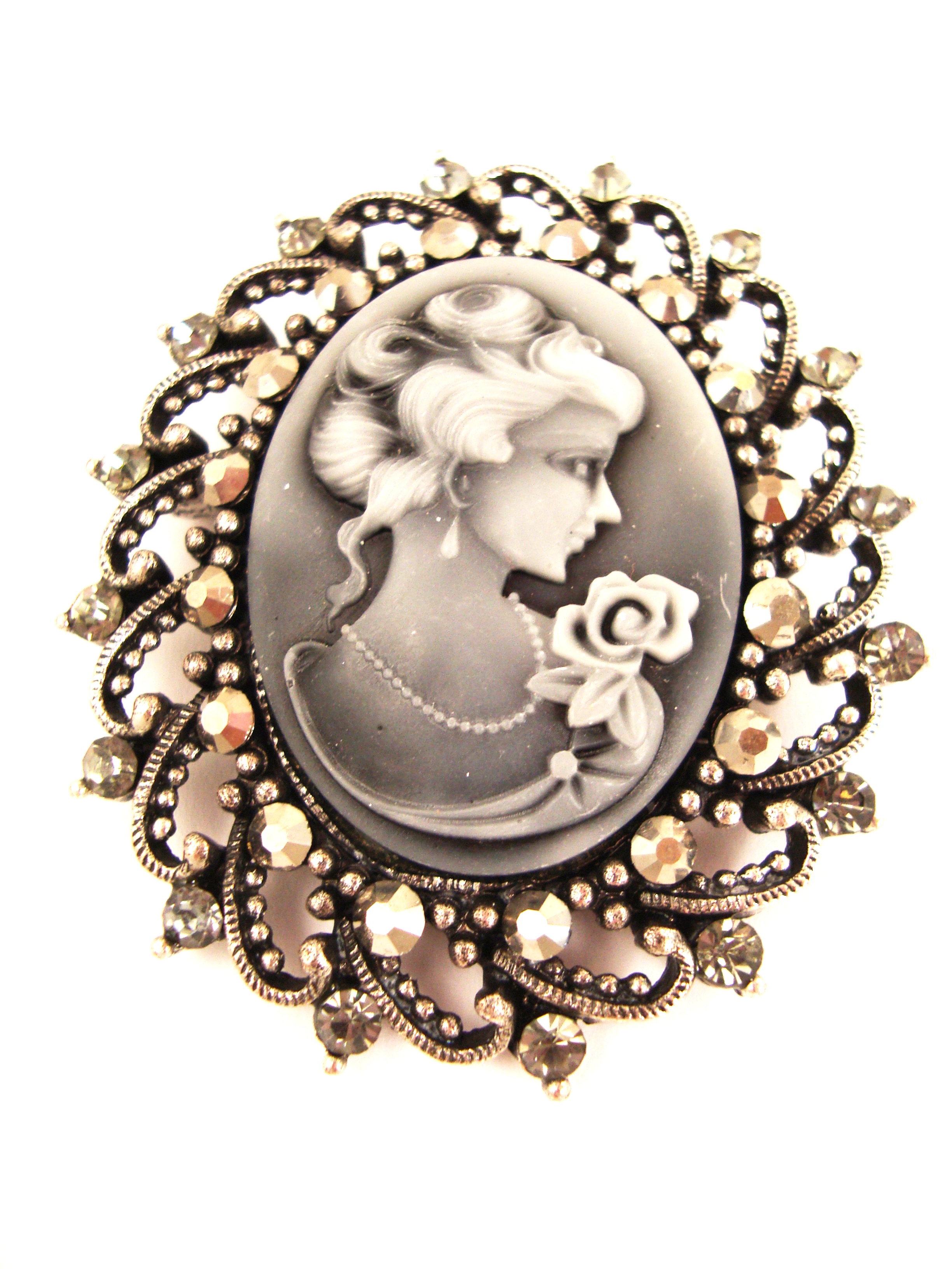 Lady with Rose Cameo