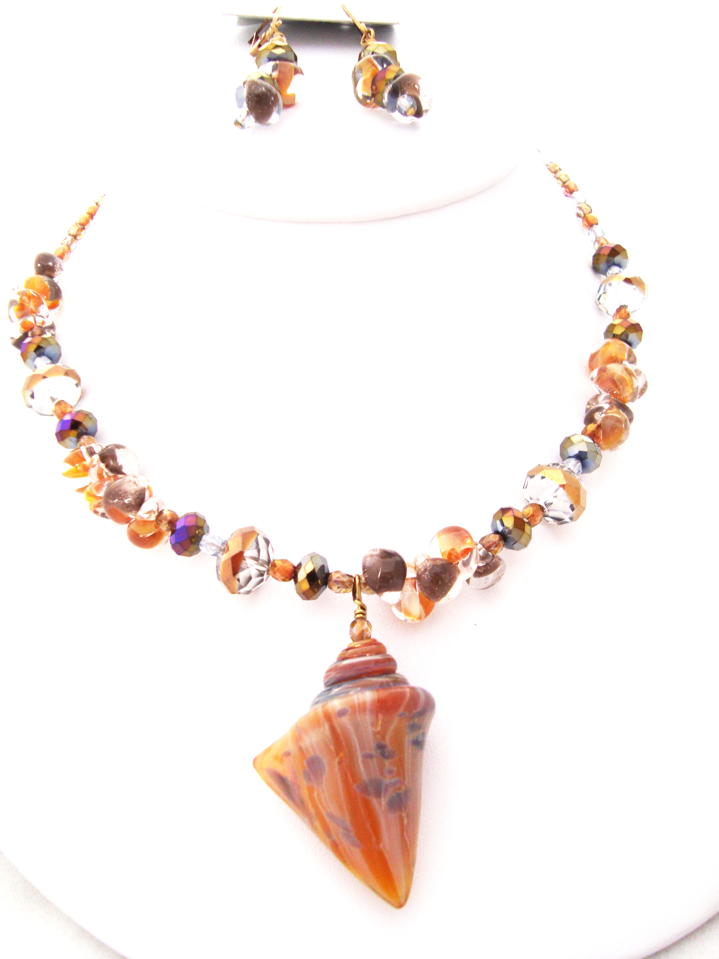 Handmade Amber Nobilis Seashell Pendant Necklace Set