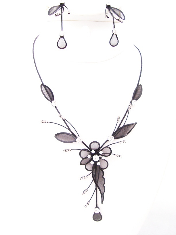 Black Small Mesh Rhinestone Flower Necklace Set