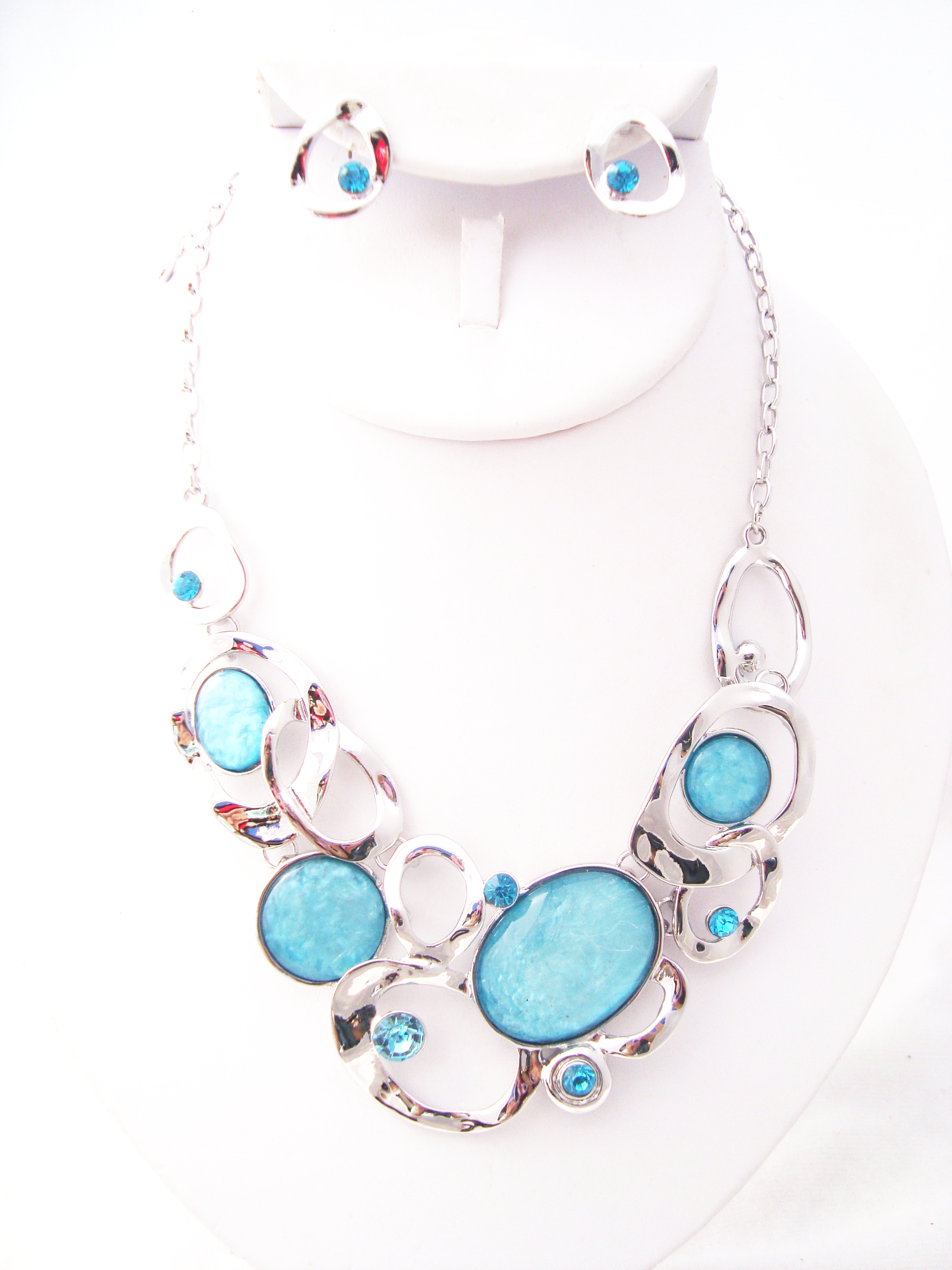 Acrylic Turquoise Links Necklace Set