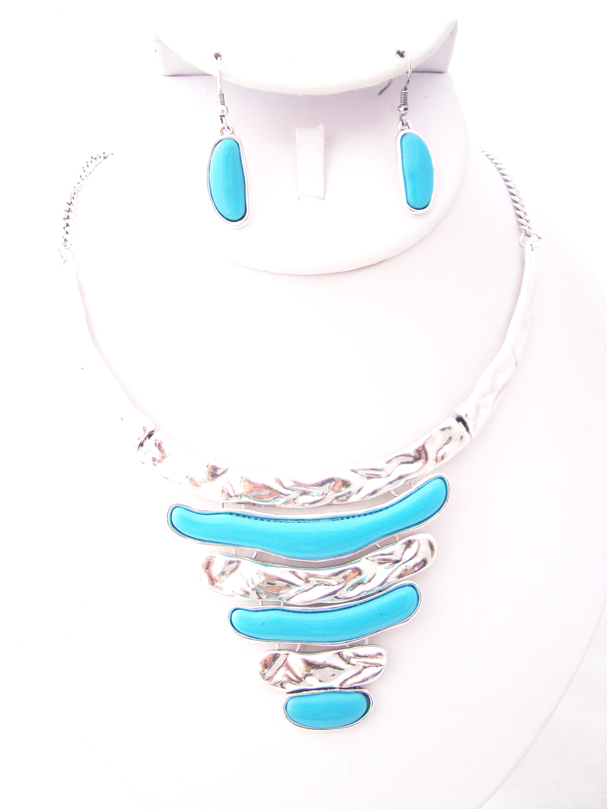 Curved Metal Turquoise Metal Bib Necklace Set